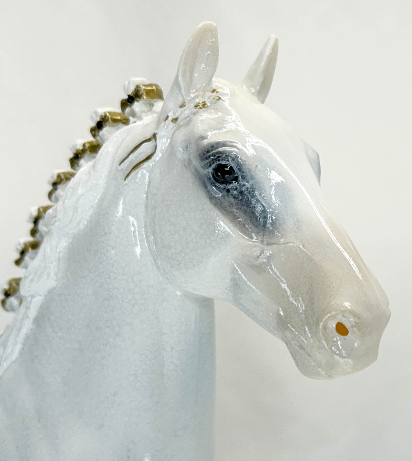 Trotting Draft Horse ~ Holiday Frost - 1999 Holiday Limited Edition