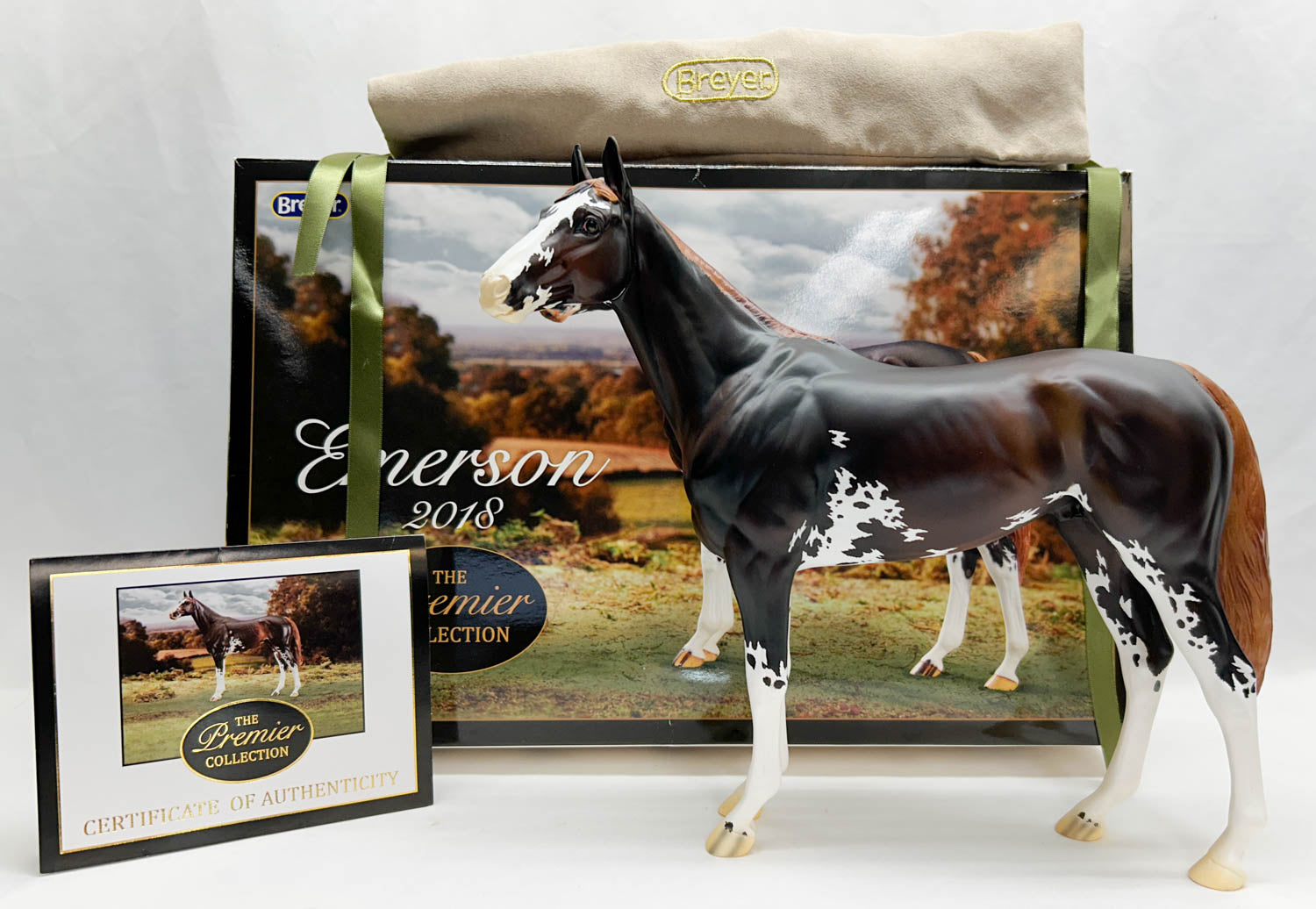 Breyer Standing Thoroughbred Emerson Premier Club – Triple