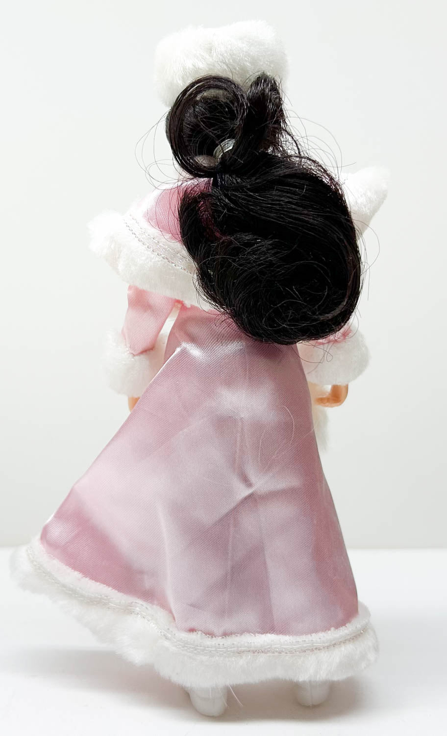 Sagr ~ Mistletoe and Crystal - 2008 Holiday Release w/ Ornament