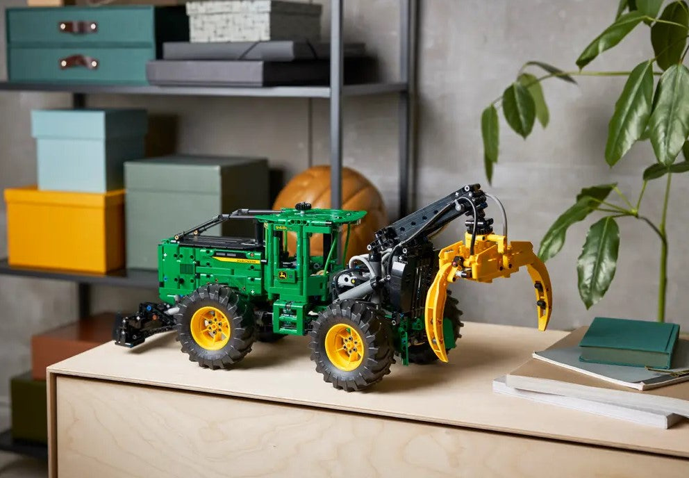 LEGO® Technic ~ John Deere 948L-II Skidder #42157 1492 Pieces