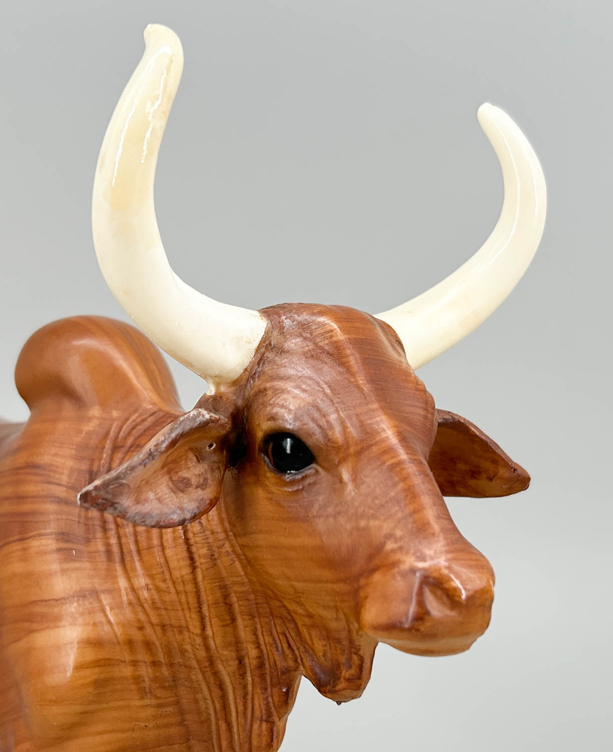 Brahma Bull, Woodgrain