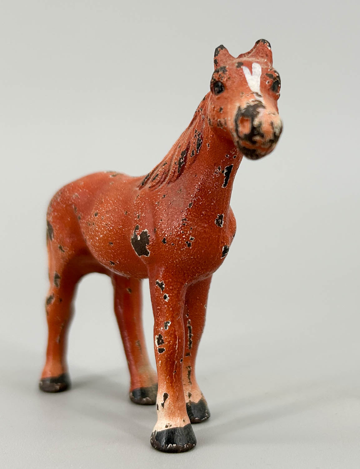Hubley Cast Iron Miniatures Horse Pair, Black and Chestnut