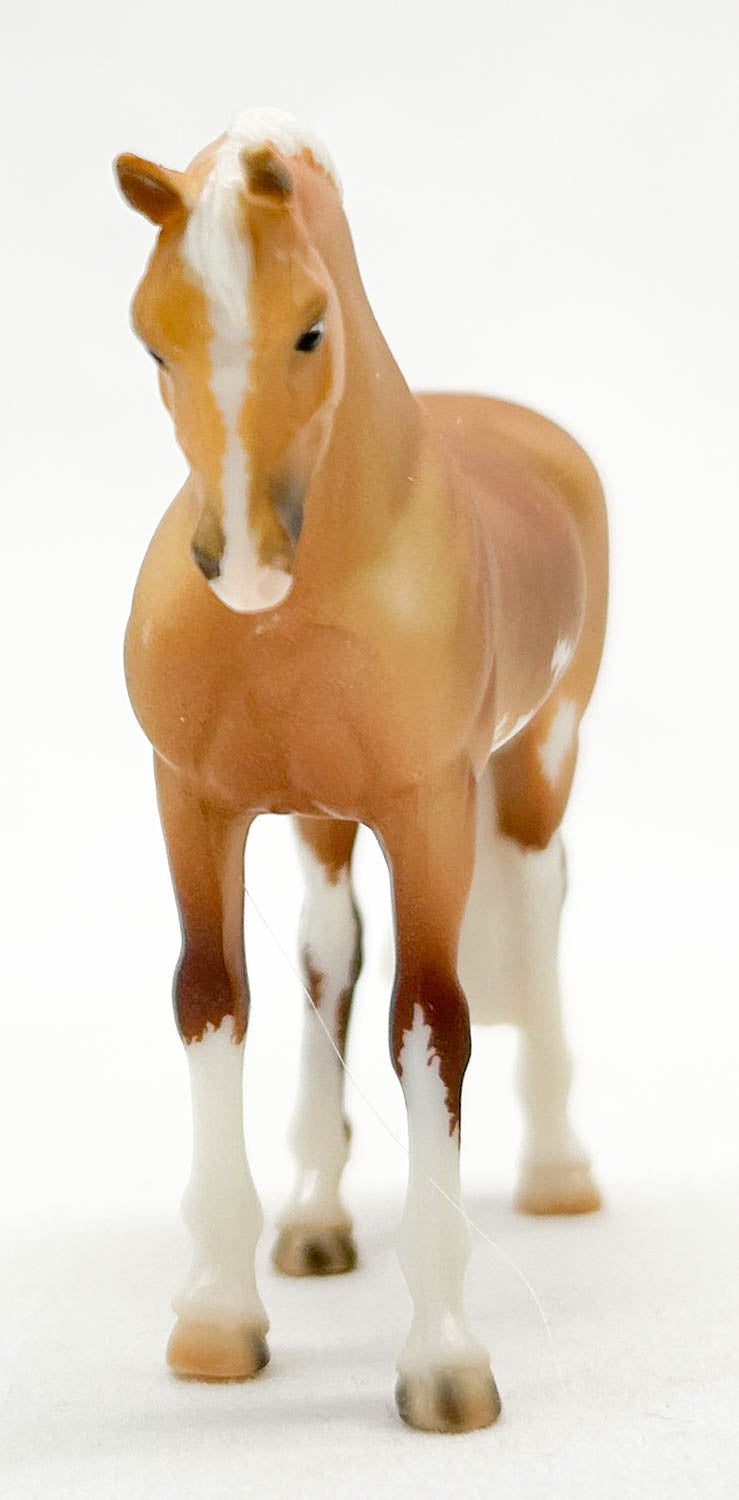 Standing Thoroughbred ~ Hullabaloo - Best of BreyerFest 2025