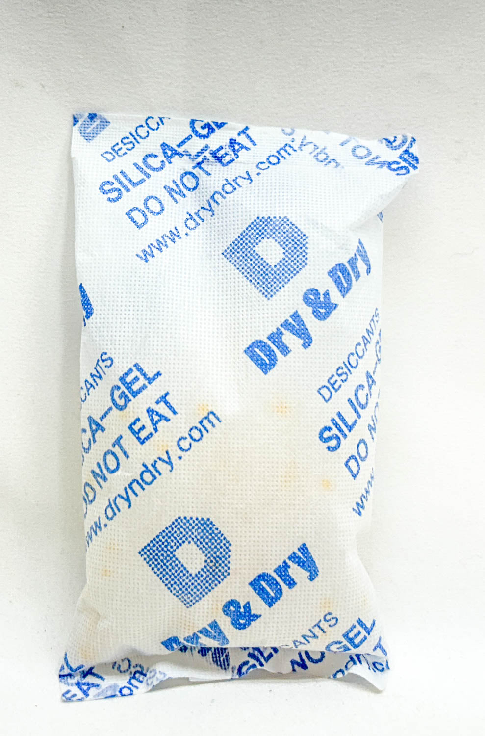 Silica Packets for Safe Collectibles Storage w/ Color-Change Beads (100g packet)