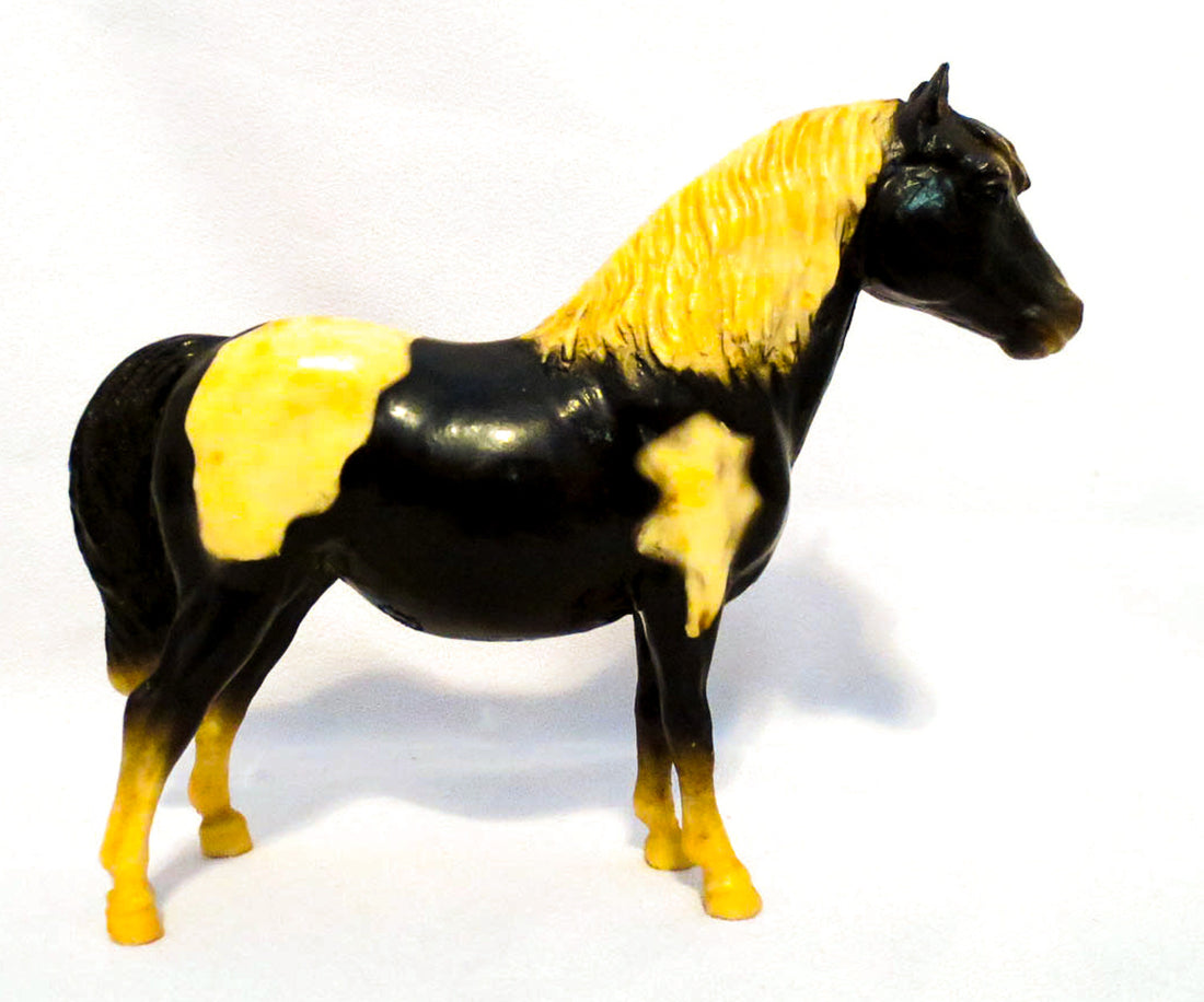 Saving horses - Restoring Yellowed and Marked-Up Models