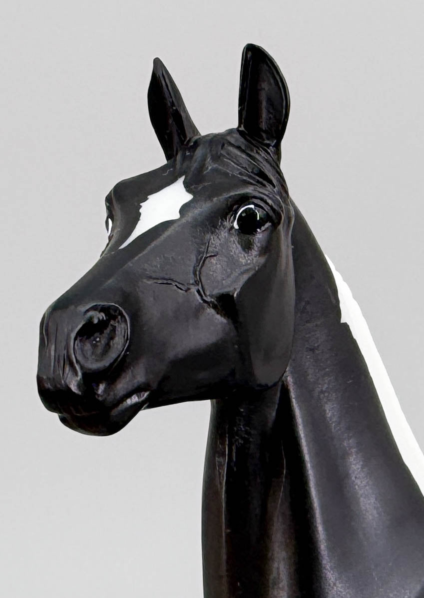 Standing Thoroughbred ~ National Velvet aka The Pie