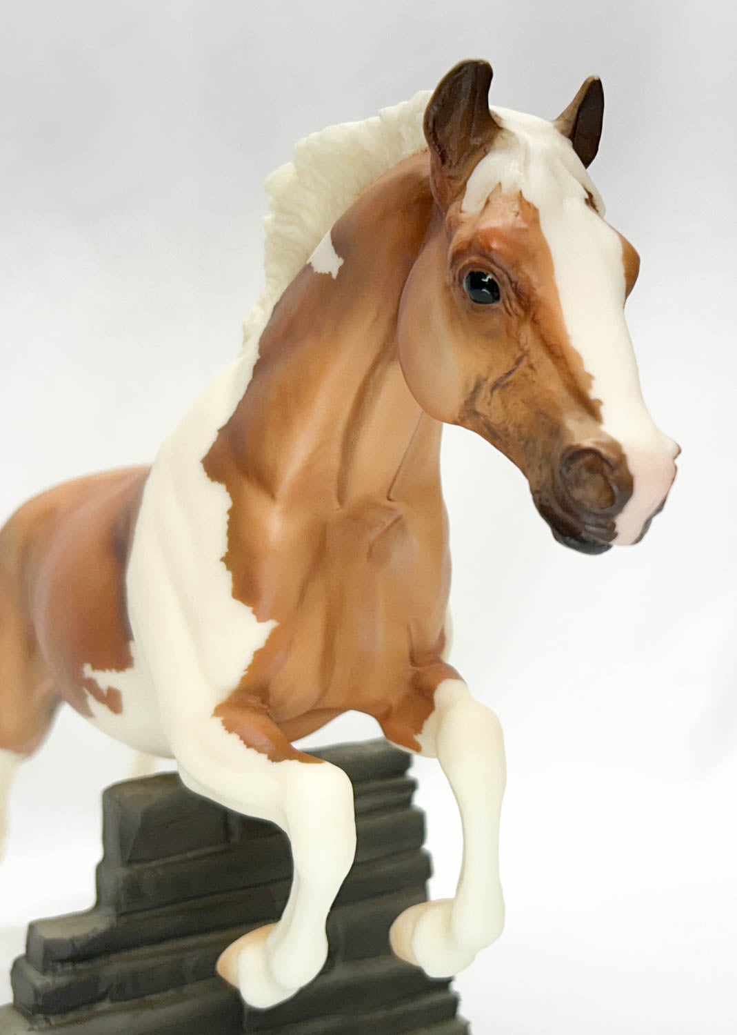 Jumping Horse, Palomino Pinto - Treasure Hunt