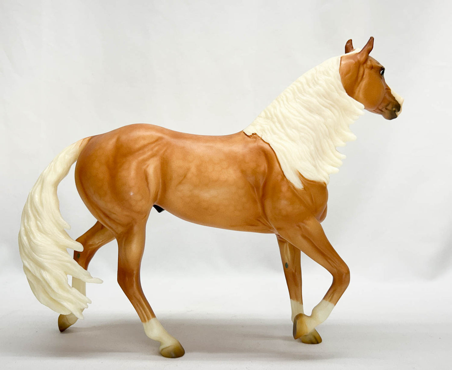Smart Chic Olena ~ Lyle Lovett's Smart and Shiney - BreyerFest 2013 + Collector's Card