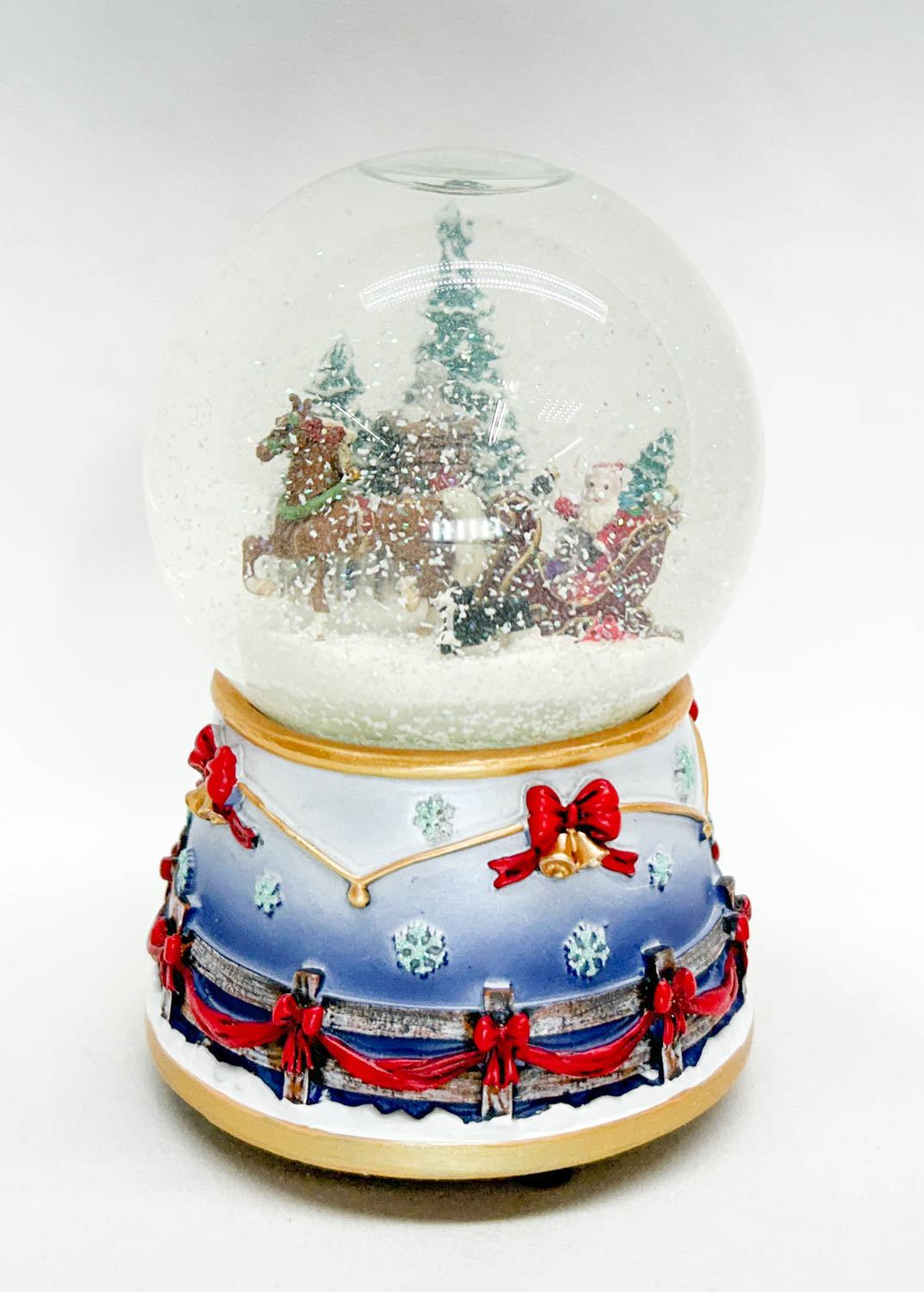 2012 Holiday Snow Globe ~ Holiday Homecoming