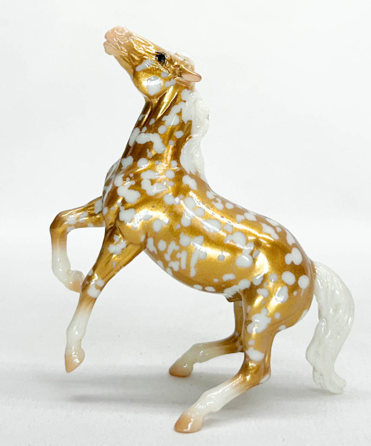 Semi-Rearing Mustang ~ Darius, Gold Florentine - Collector Club 2025 Bonus Model