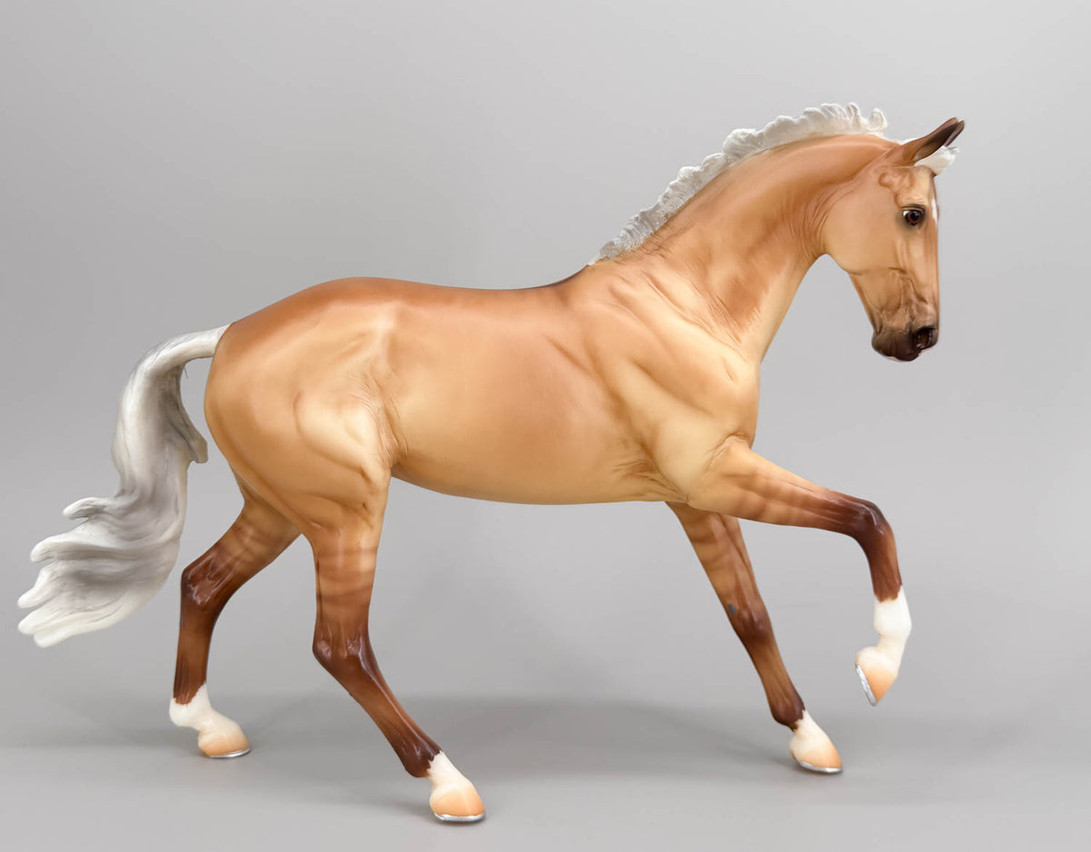 Cantering Warmblood ~ Miss Independent - Breyerfest 2024