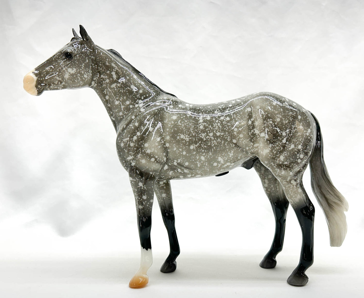 Standing Thoroughbred ~ Kirk - Vintage Club NIGHT LIGHT