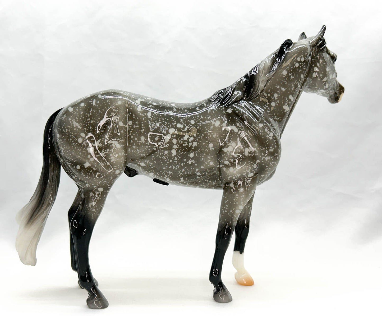 Standing Thoroughbred ~ Kirk - Vintage Club NIGHT LIGHT