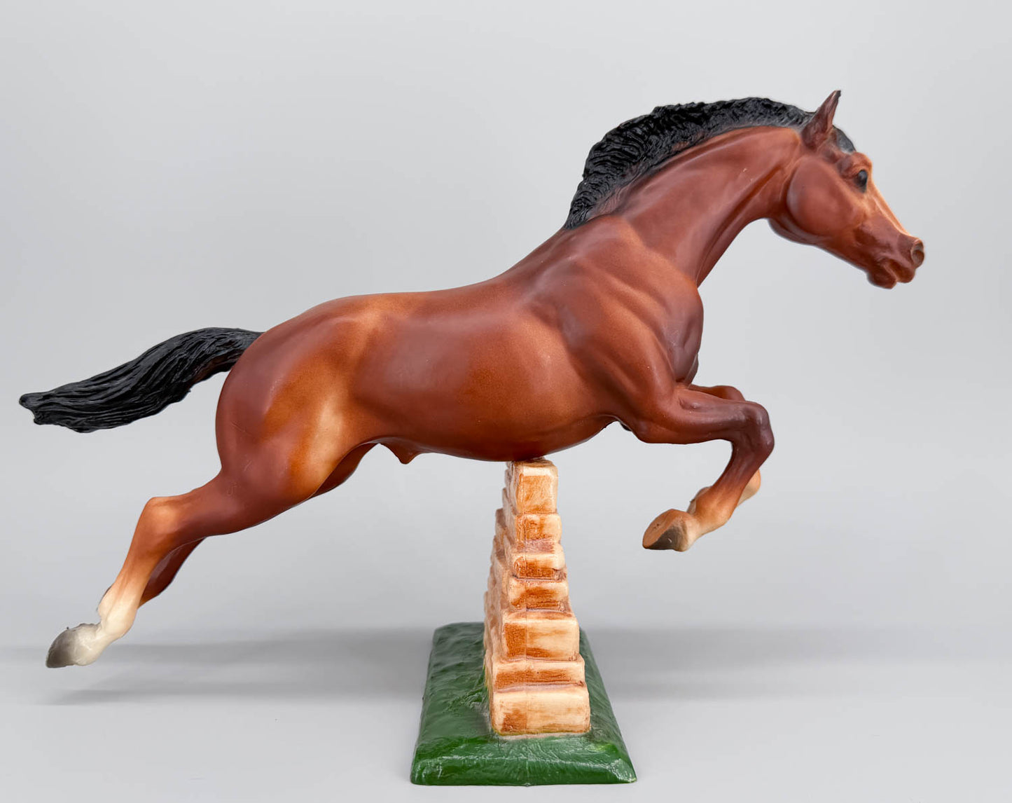 Jumping Horse, Bay with 1-3? Socks