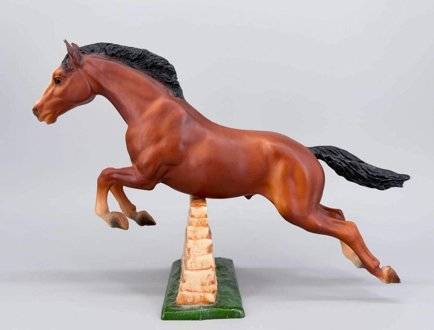 Jumping Horse, Bay with 1-3? Socks