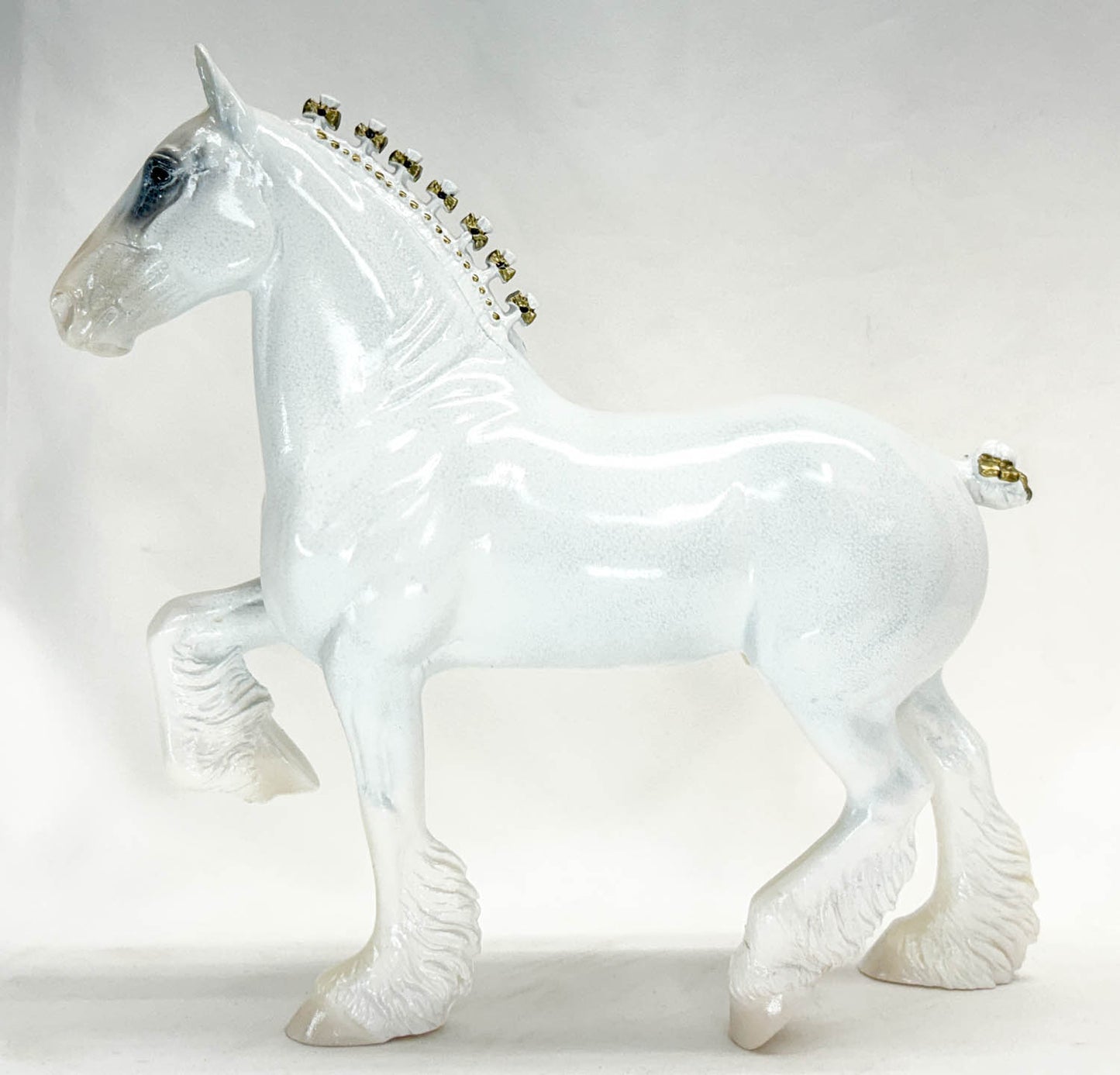 Trotting Draft Horse ~ Holiday Frost - 1999 Holiday Limited Edition