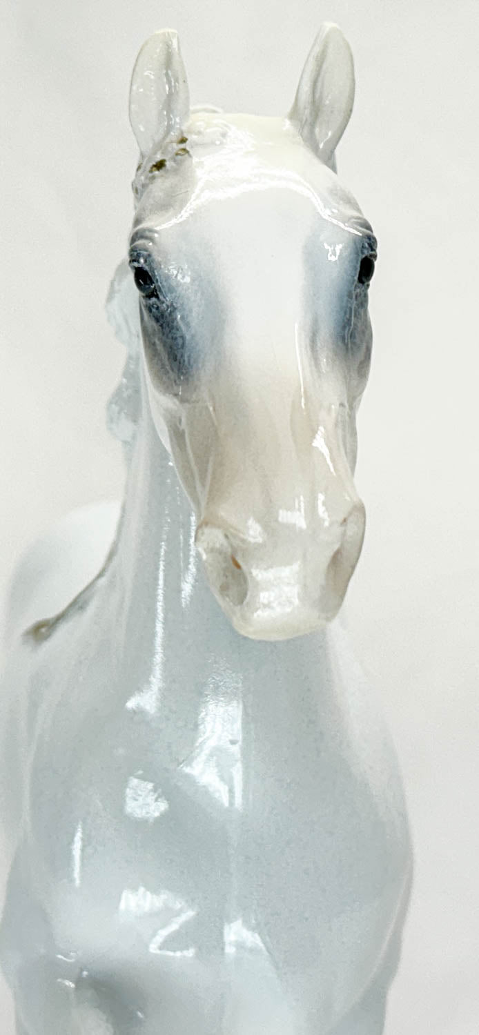 Trotting Draft Horse ~ Holiday Frost - 1999 Holiday Limited Edition