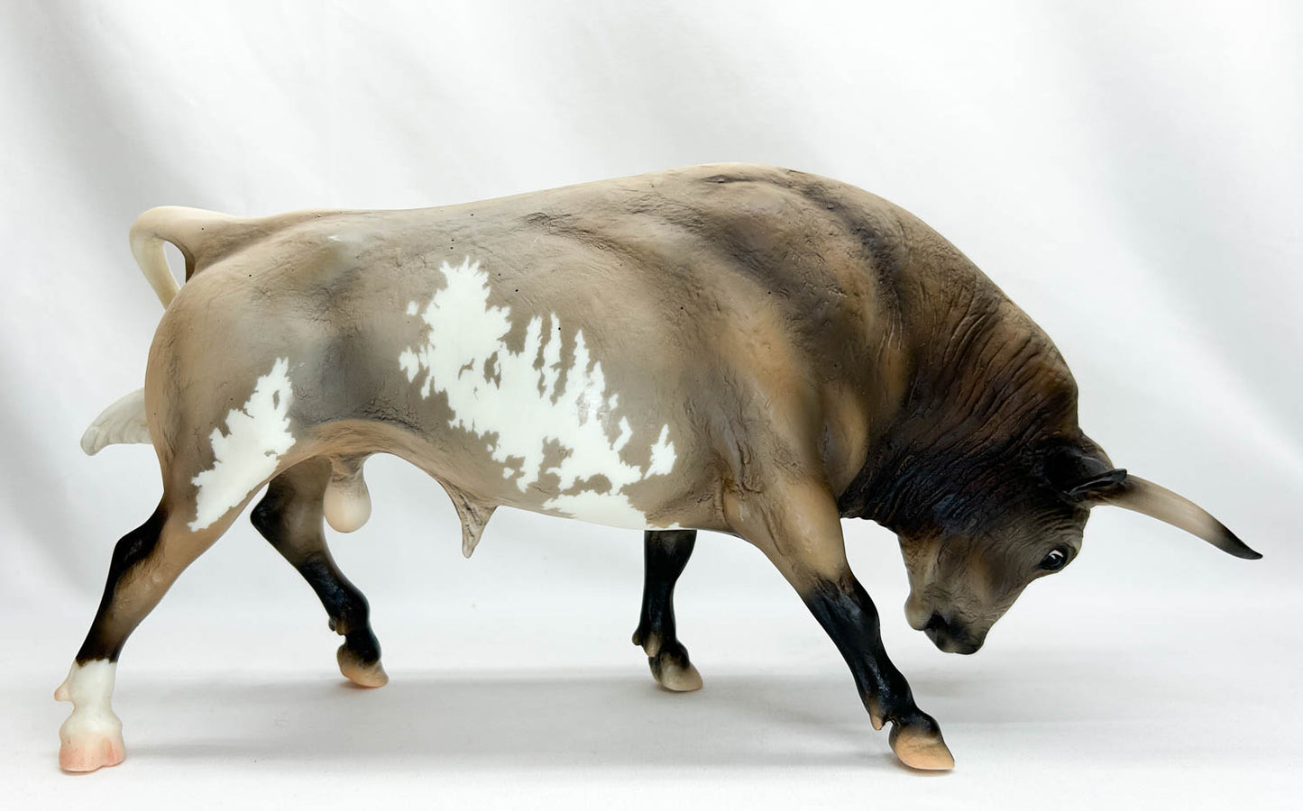 Spanish Fighting Bull ~ Magnifico - 2004 BreyerFest SR