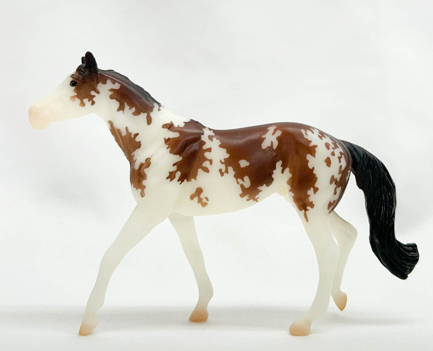 Walking Thoroughbred ~ Greyson - SM Collectors Club