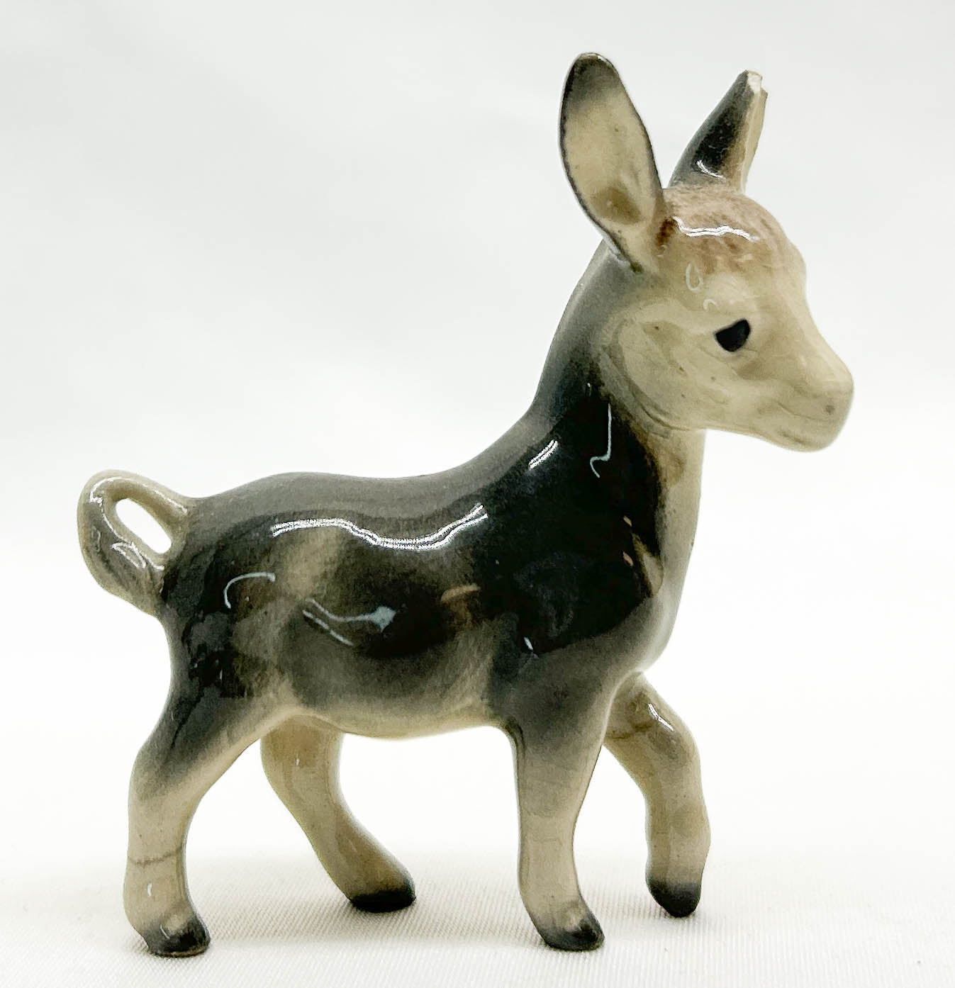Hagen-Renaker Donkey Mama, Walking