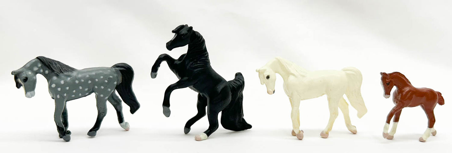 Arabian Horse 4-Horse Set