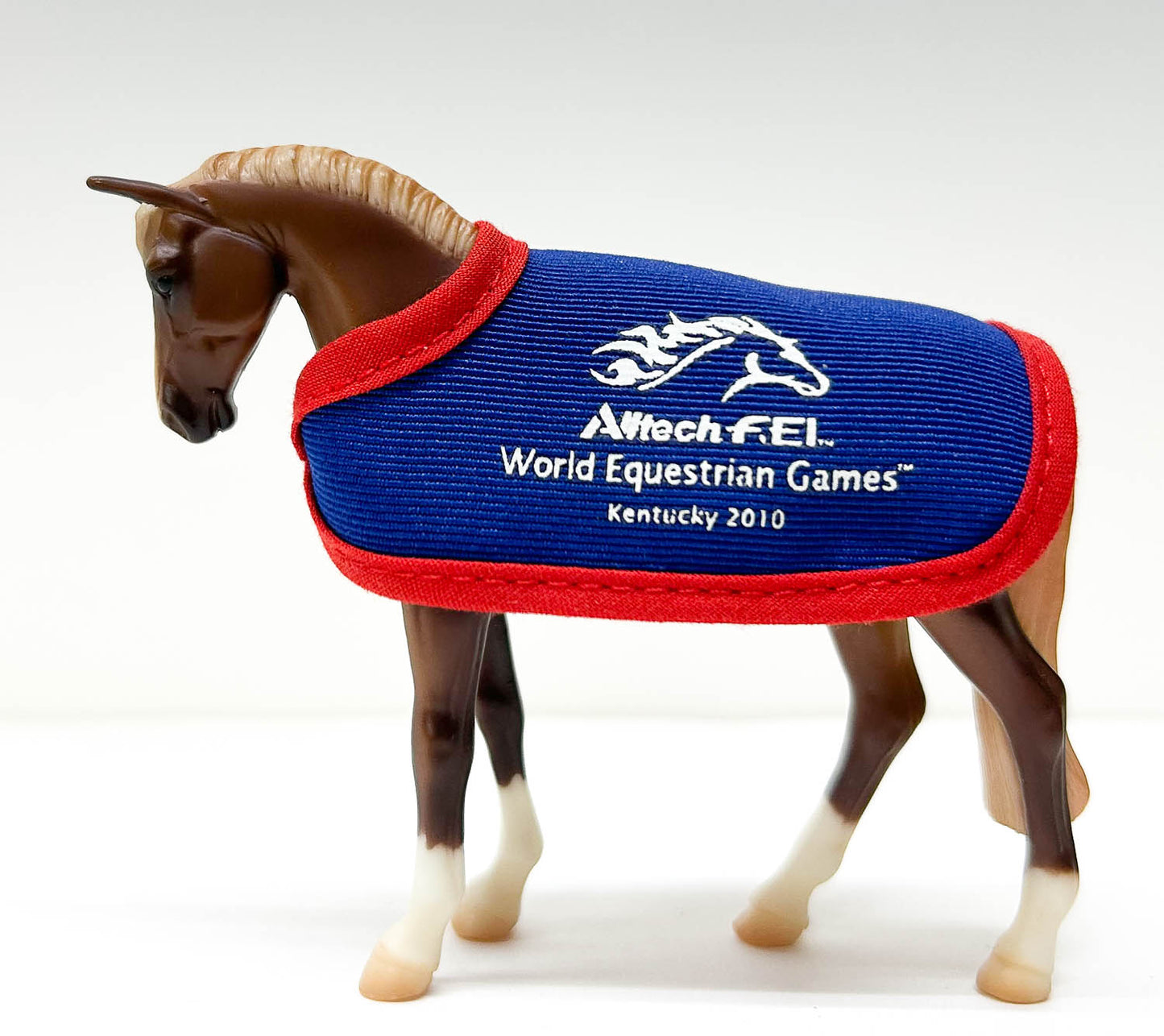 Standing Thoroughbred, Chestnut - WEG 2010 SR w/ Bonus WEG Blanket