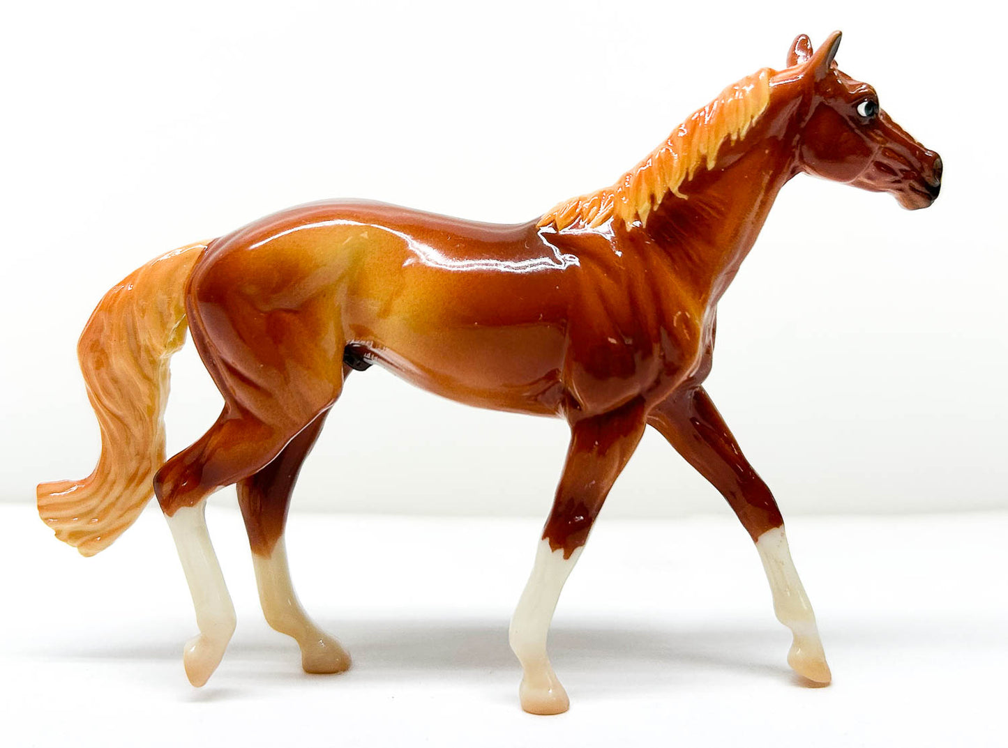 Walking Thoroughbred ~ Jersey - BreyerFest 2020 SR w/ Pouch