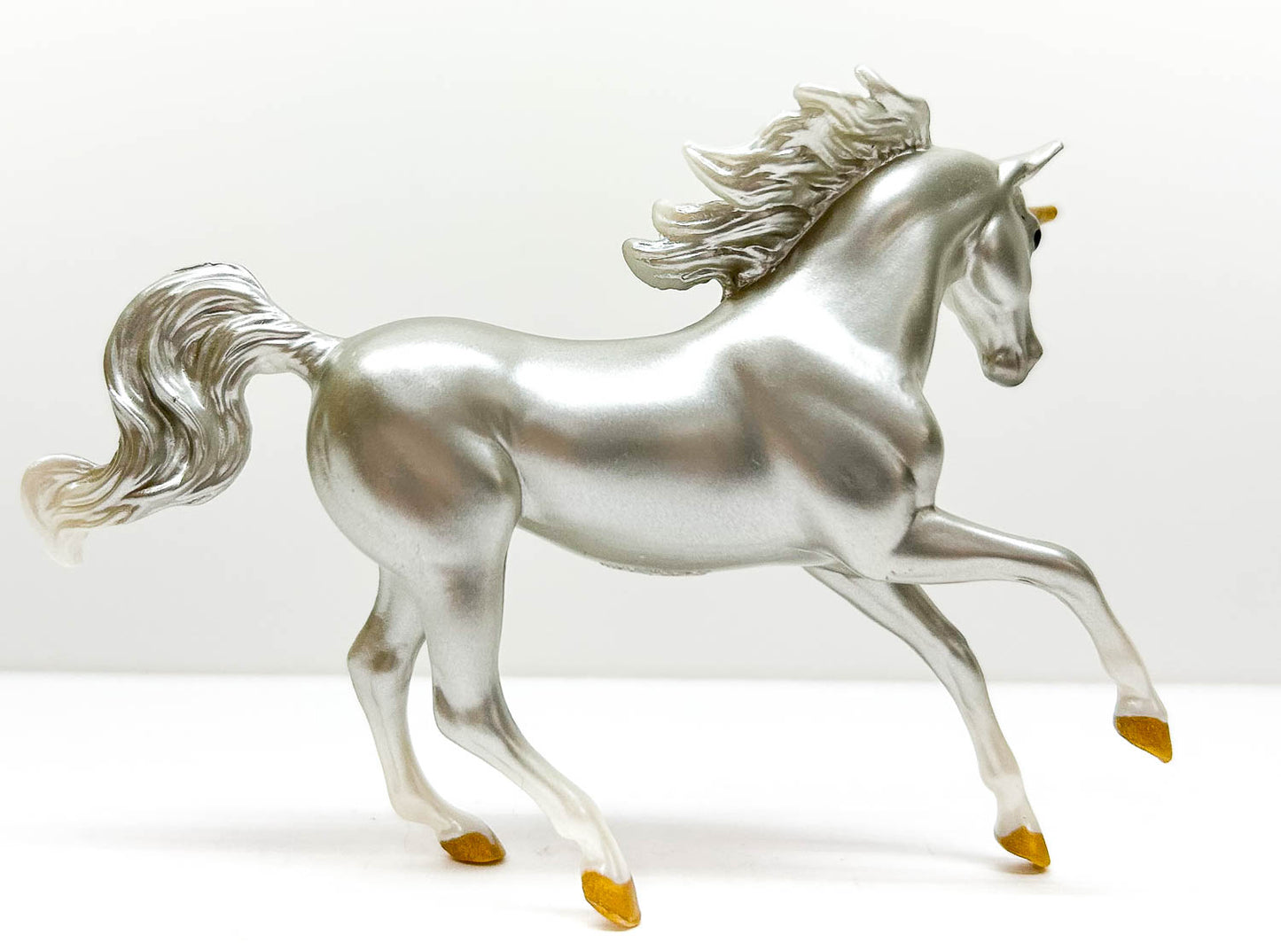 Magnolia Unicorn, Silver - Horse Crazy Series 4