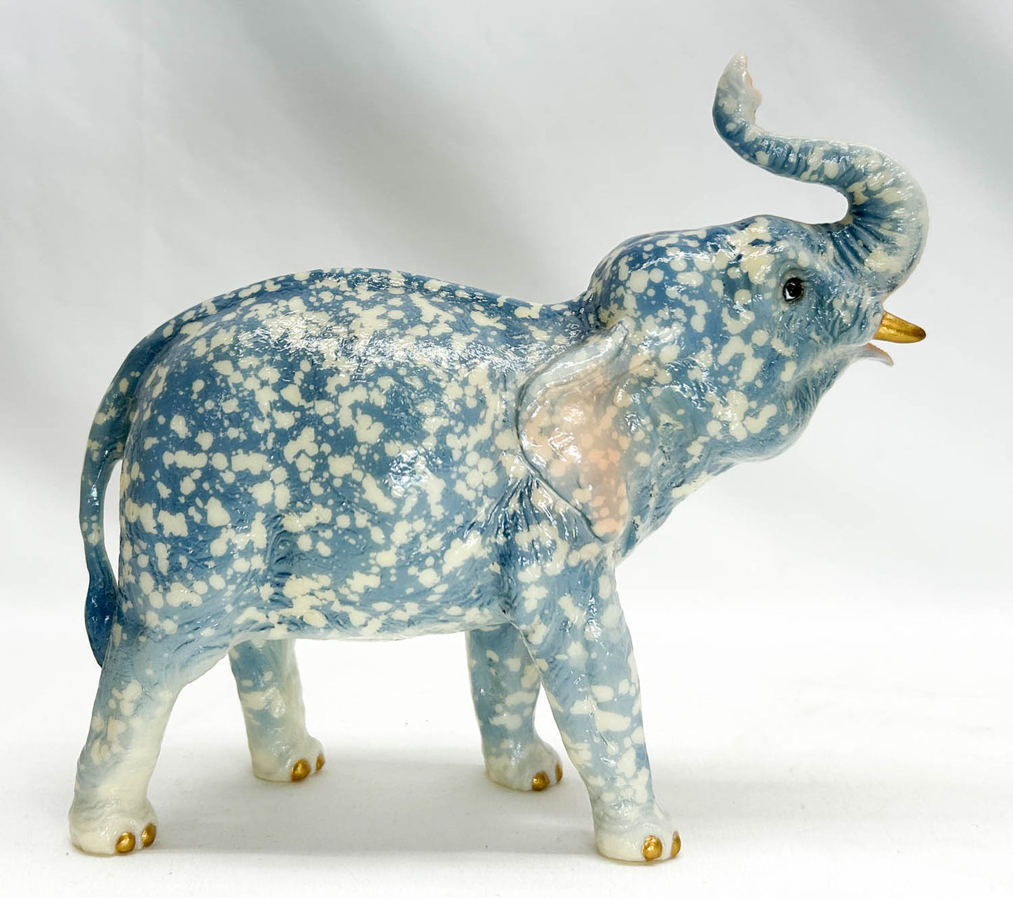 Elephant ~ Nimbo - BreyerFest 2006 SR