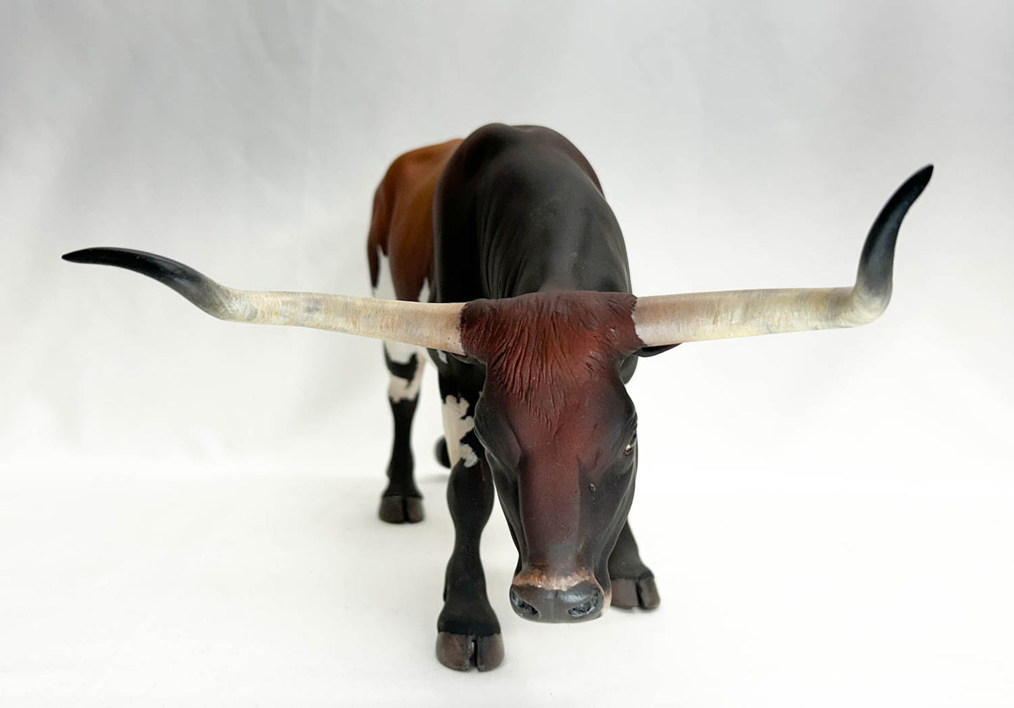 Nohuanda 1:6-scale Texas Longhorn Bull Artist Resin
