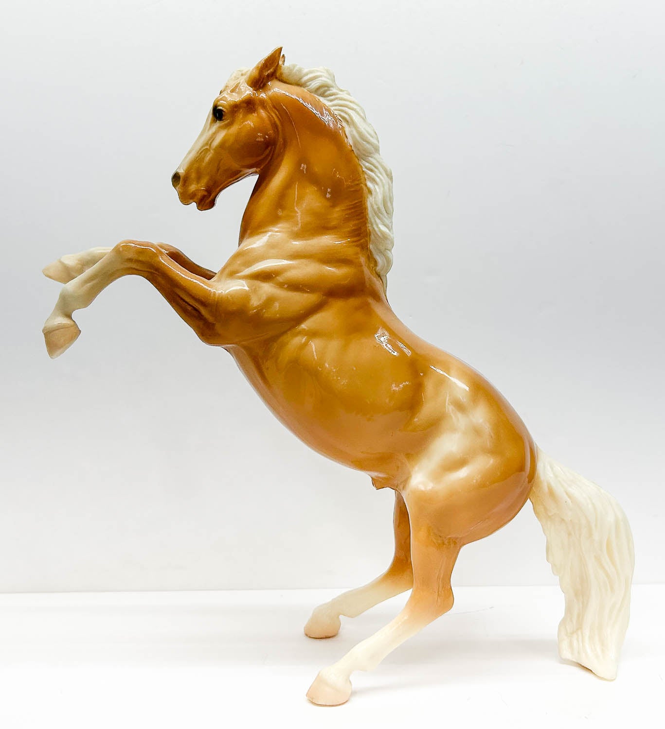 Fighting Stallion, Palomino - Glossy