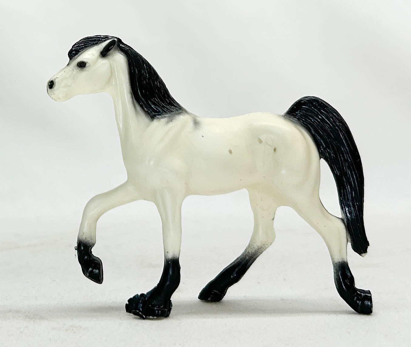 Hartland Tinymite Tennessee Walking Horse, Black-Point Alabaster