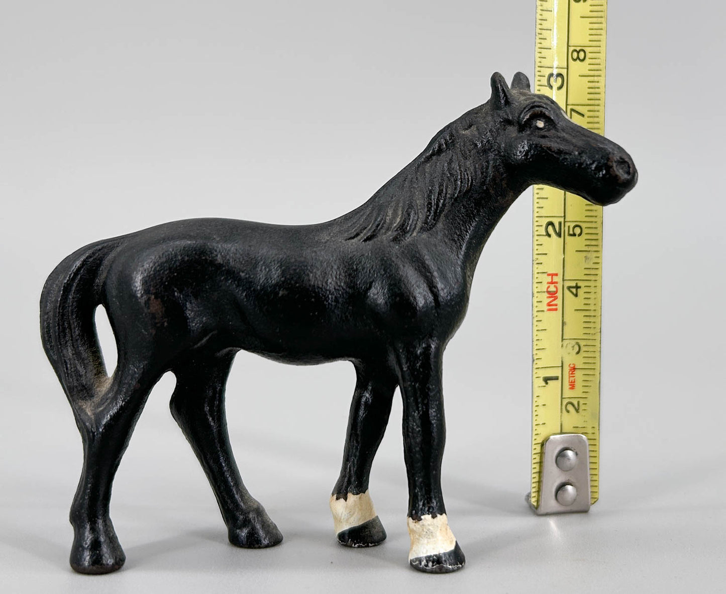 Hubley Cast Iron Miniatures Horse Pair, Black and Chestnut