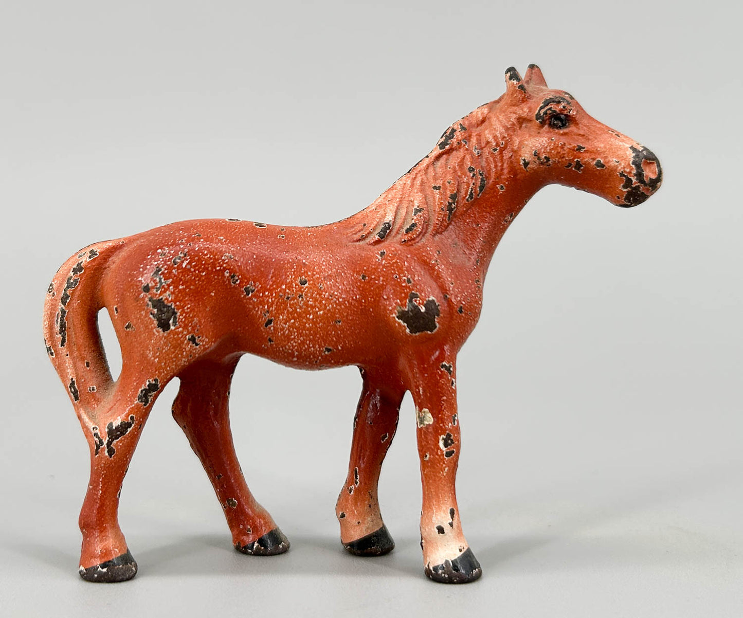 Hubley Cast Iron Miniatures Horse Pair, Black and Chestnut