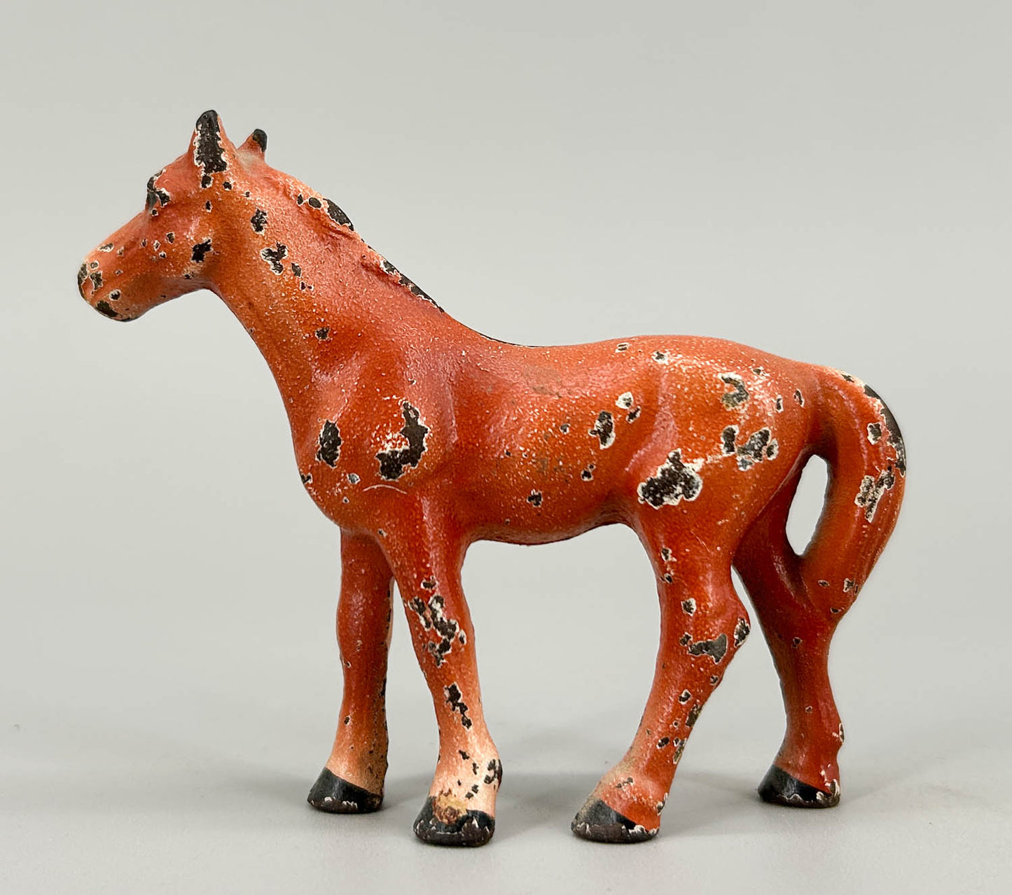 Hubley Cast Iron Miniatures Horse Pair, Black and Chestnut