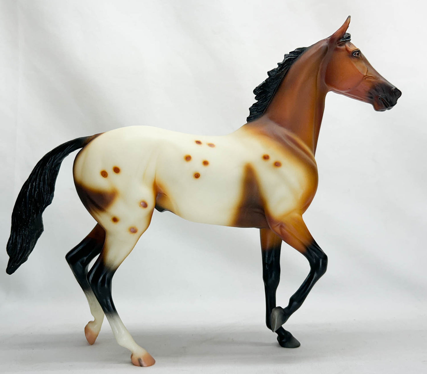 Lonesome Glory ~ Mardi Gras - Breyerfest 2000, Without Dorsal Stripe