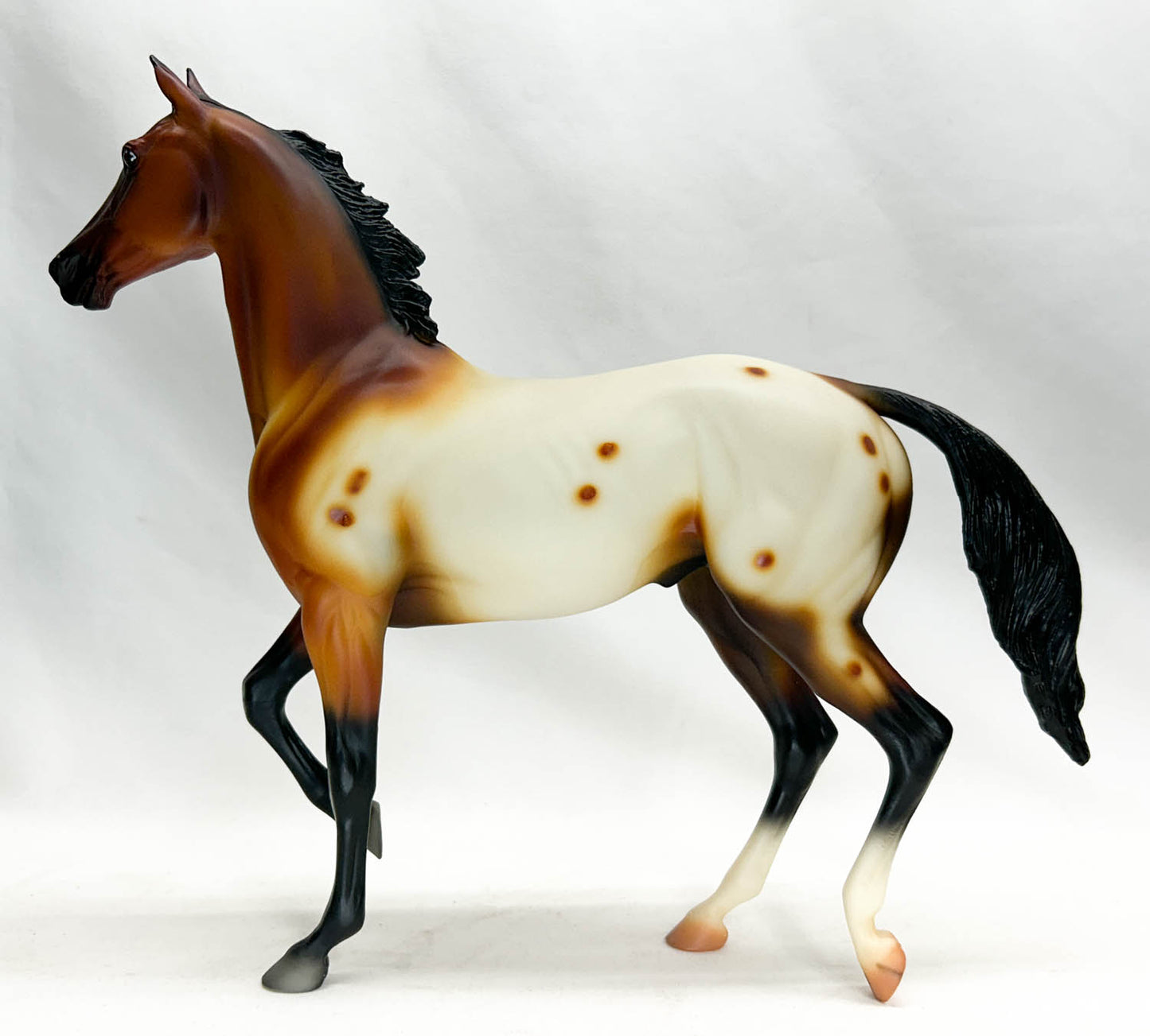 Lonesome Glory ~ Mardi Gras - Breyerfest 2000, Without Dorsal Stripe