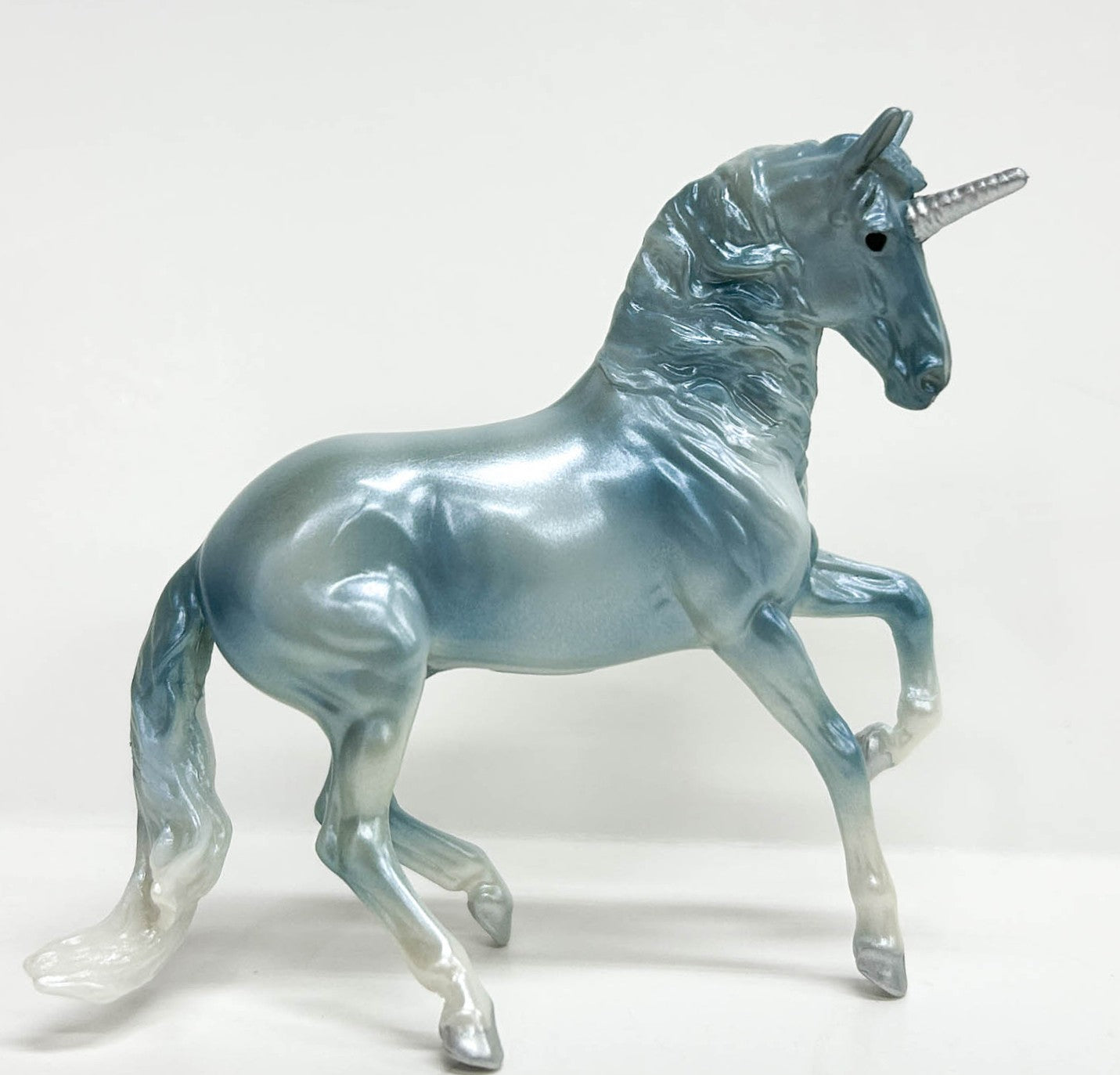 Alborozo Unicorn, Blue and Pearl