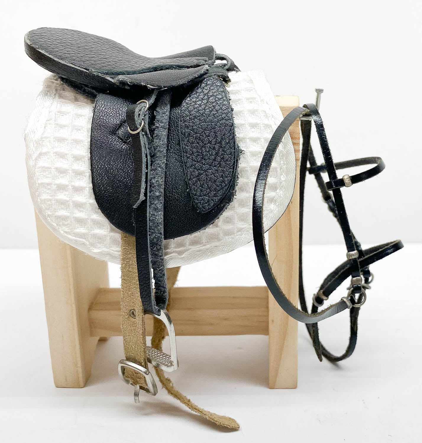 Dressage Stoneleigh Saddle (Breyer) w/ Matching Artist-Made Bridle