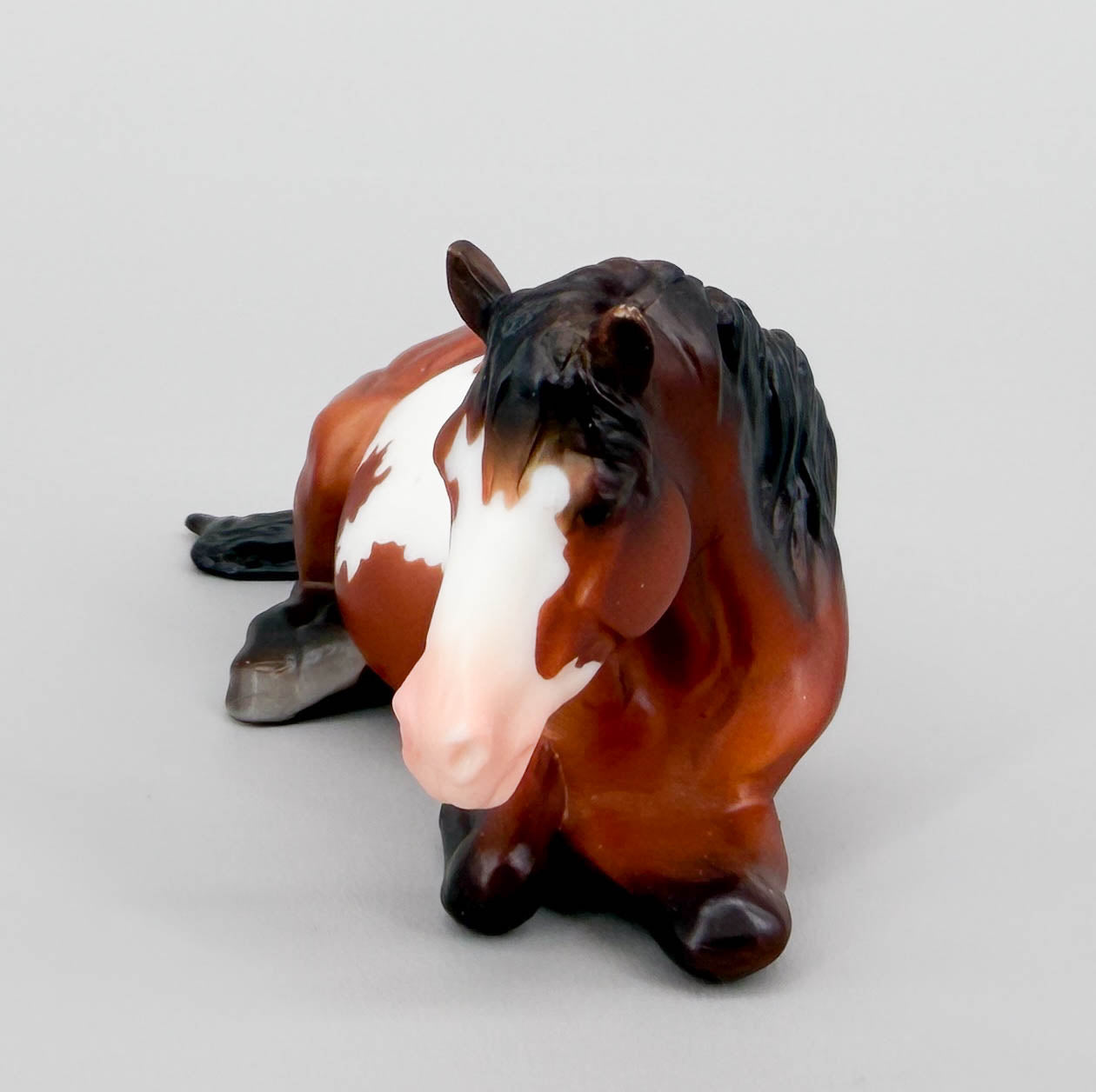 Lying Down Mare, Bay Pinto - TSC SR, Mystery Horse Surprise Series 8