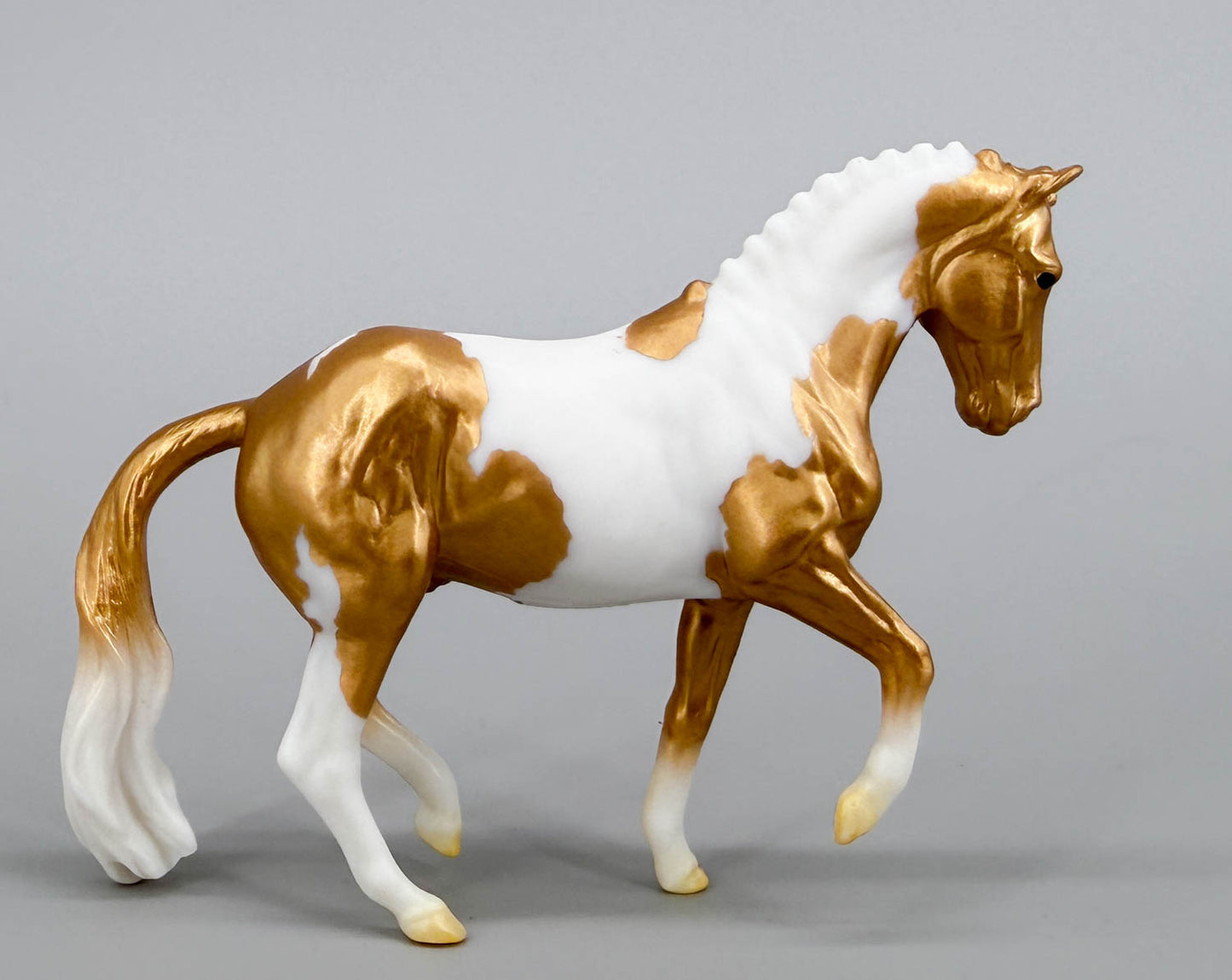 Valegro, Gold Charm Pinto - TSC SR, Mystery Horse Surprise Series 8 CHASE PIECE