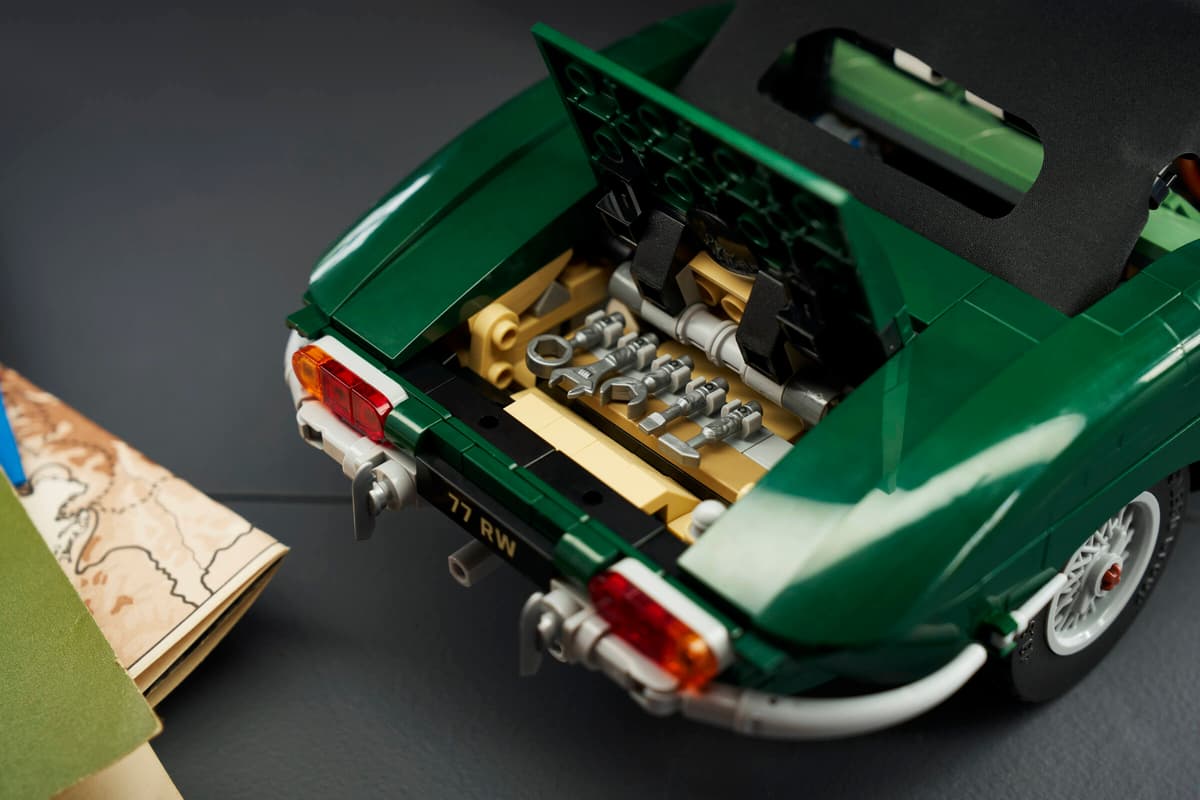 LEGO® Icons ~ Jaguar E-Type #11381 1673 Pieces