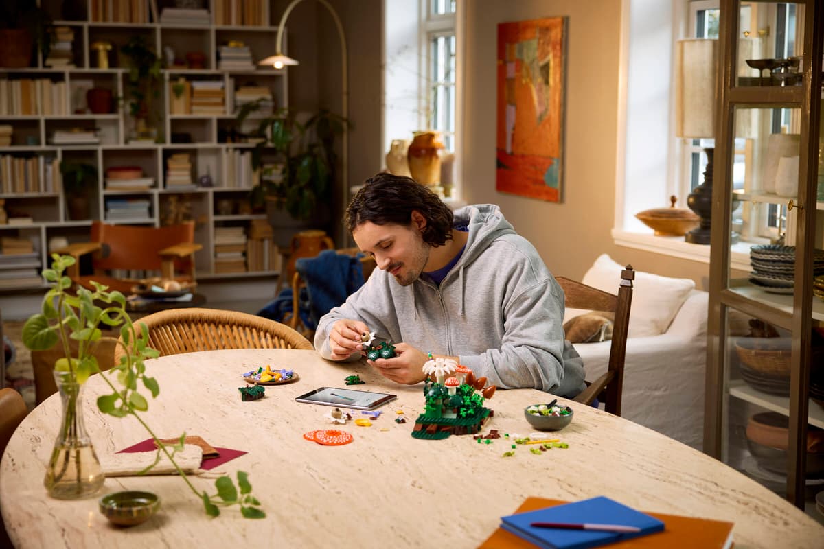 LEGO® Botanicals:  Woodland Mushrooms #11505 806 Pieces