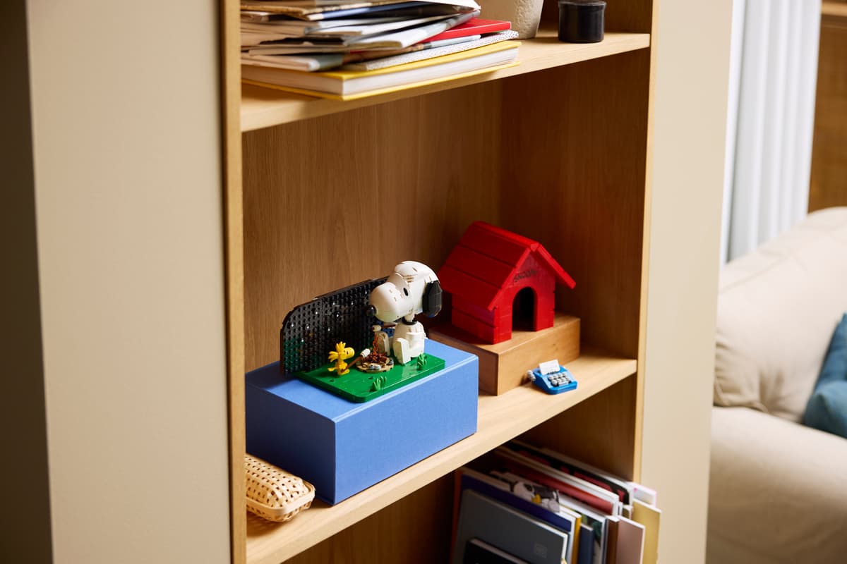 LEGO® Ideas ~ Peanuts™: Snoopy's Doghouse #21368 964 Pieces