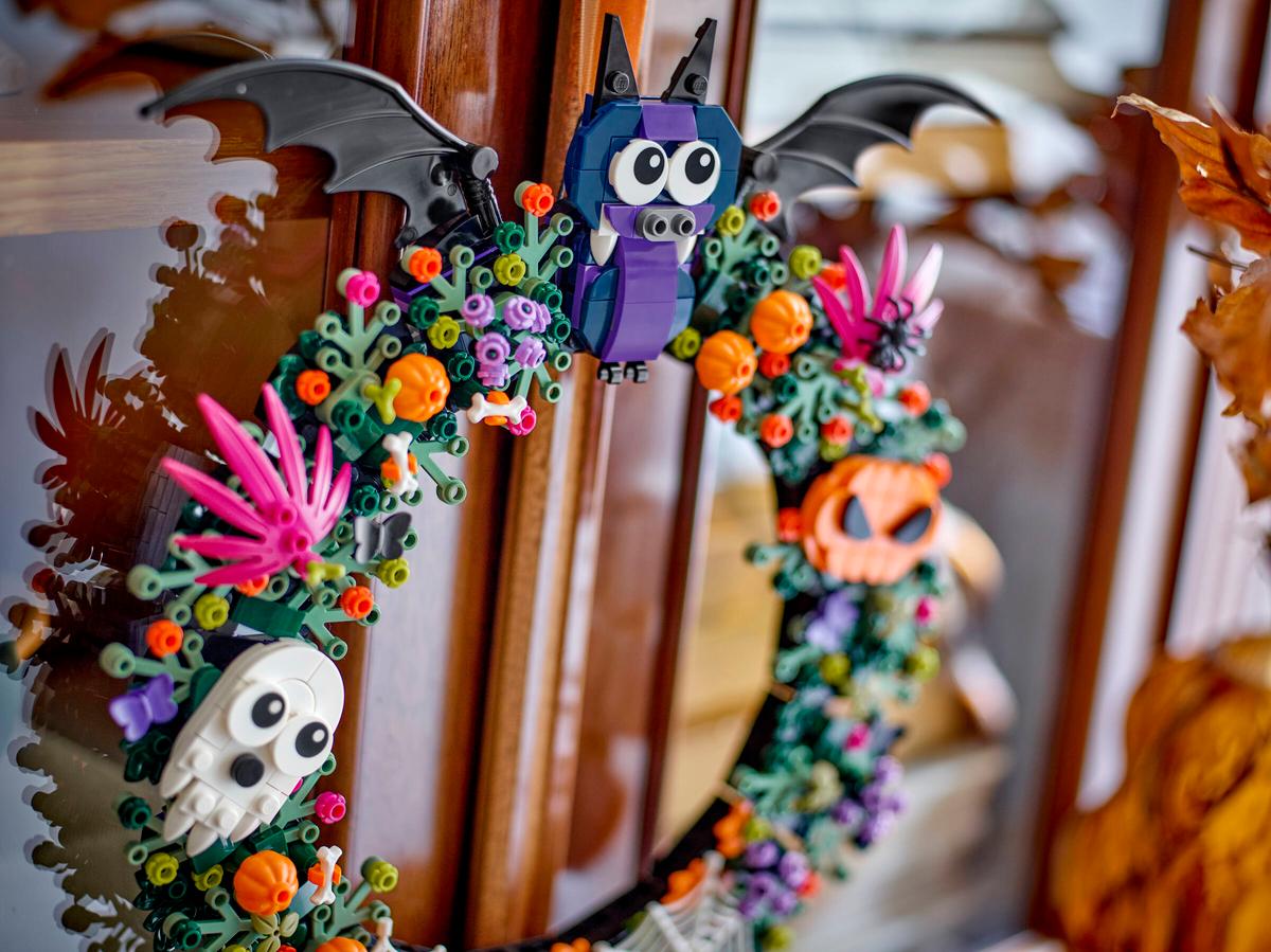 LEGO® Halloween Wreath #40825 617 Pieces