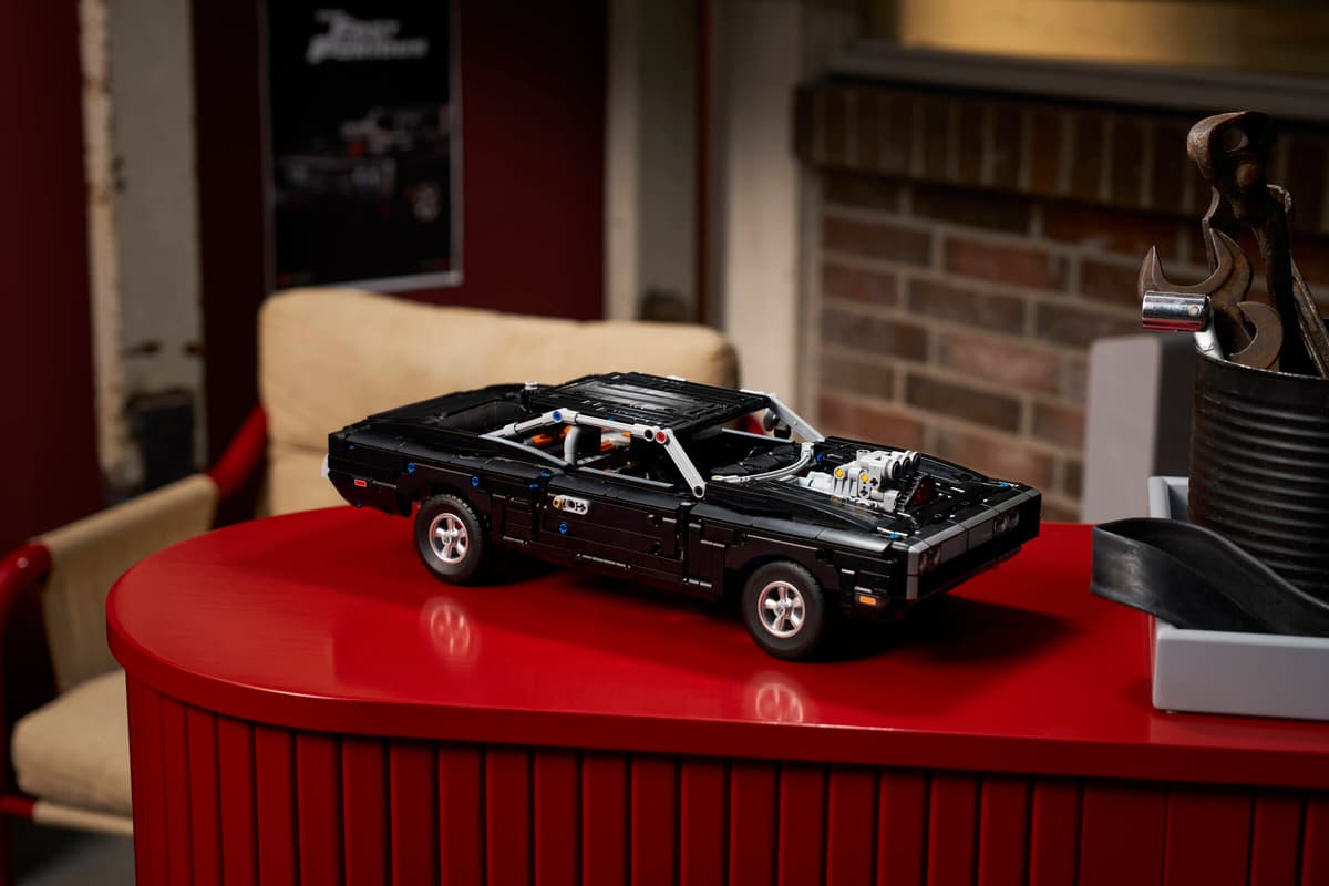 LEGO® Technic™ Fast and Furious Dodge Charger R/T Car #42231 1516 Pieces