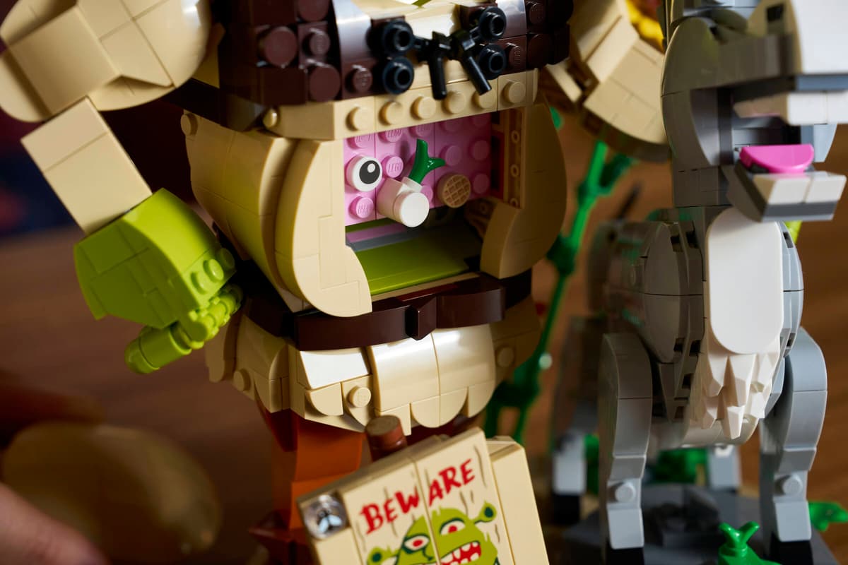 LEGO® DreamWorks™ Shrek, Donkey & Puss in Boots #72423  1403 Pieces