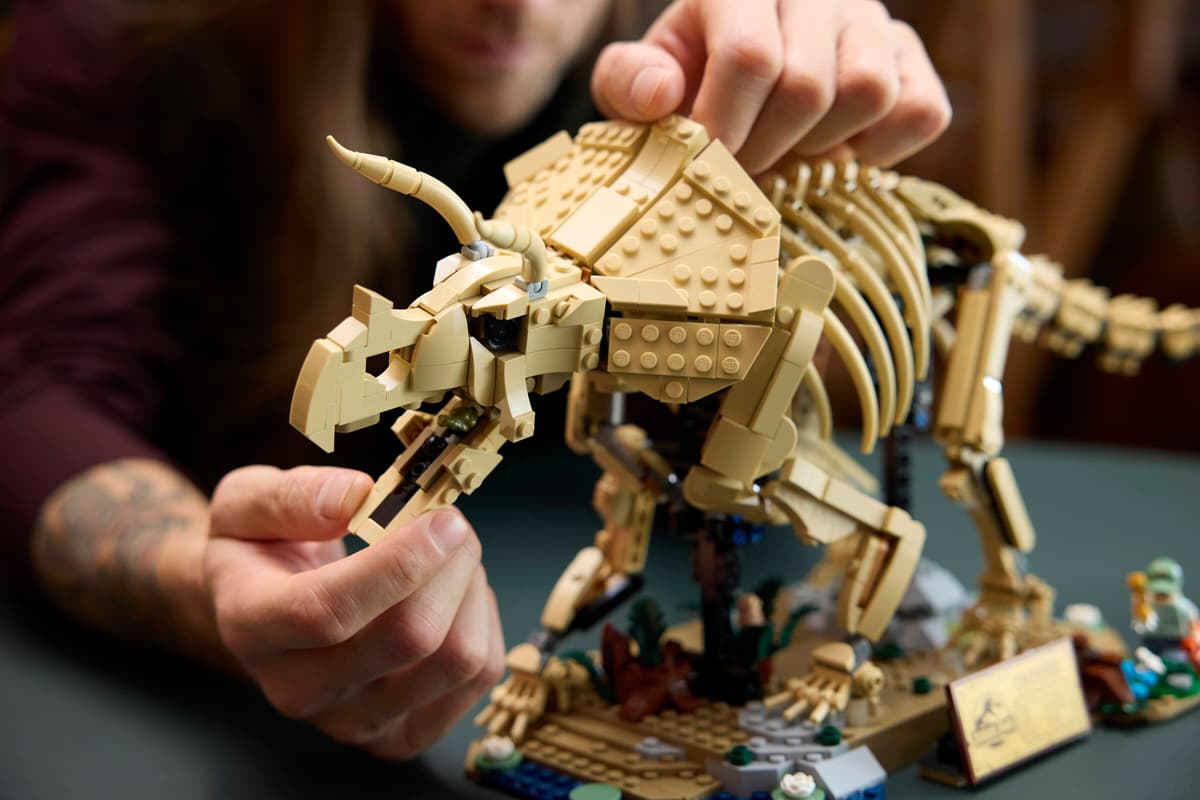 LEGO® Jurassic World™ ~ Dinosaur Fossils: Triceratops #77985 1154 Pieces