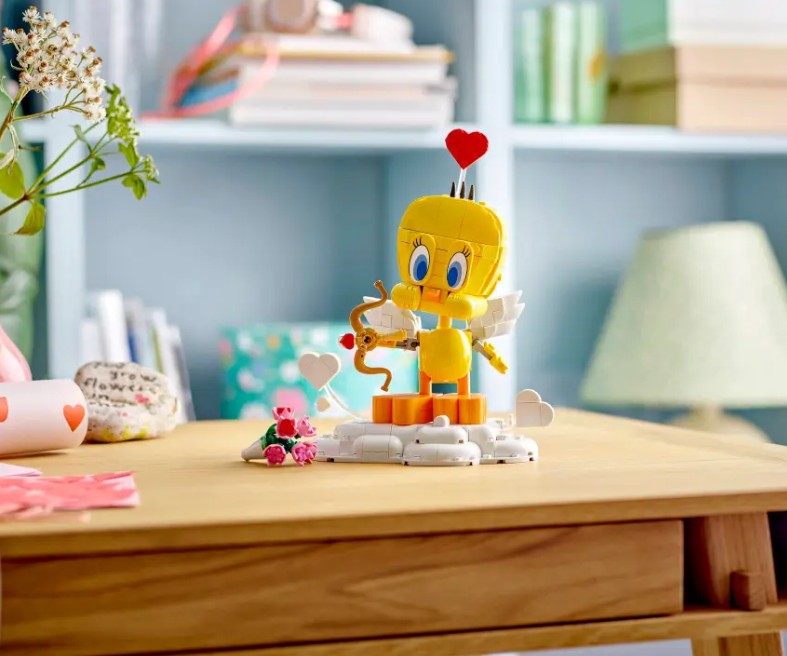 LEGO® Looney Tunes™ Sweetheart Tweety Bird #40824 412 Pieces