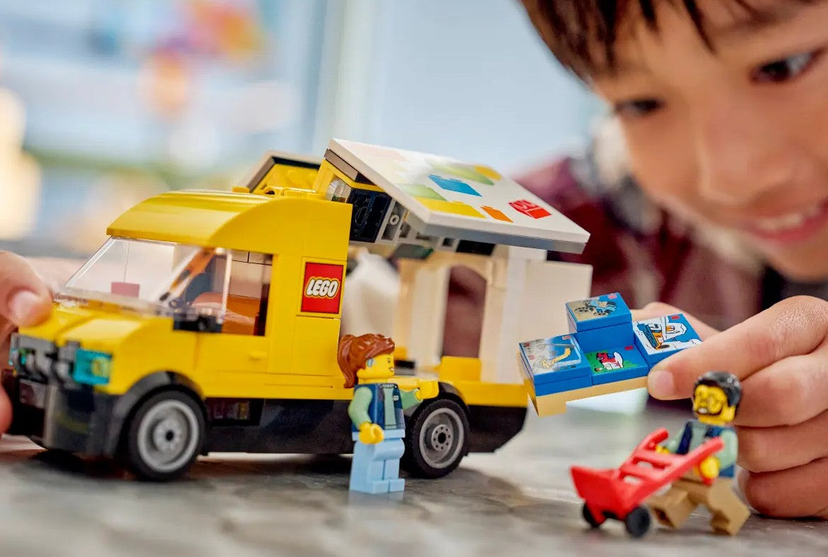 LEGO® The LEGO® Van #60500 276 Pieces